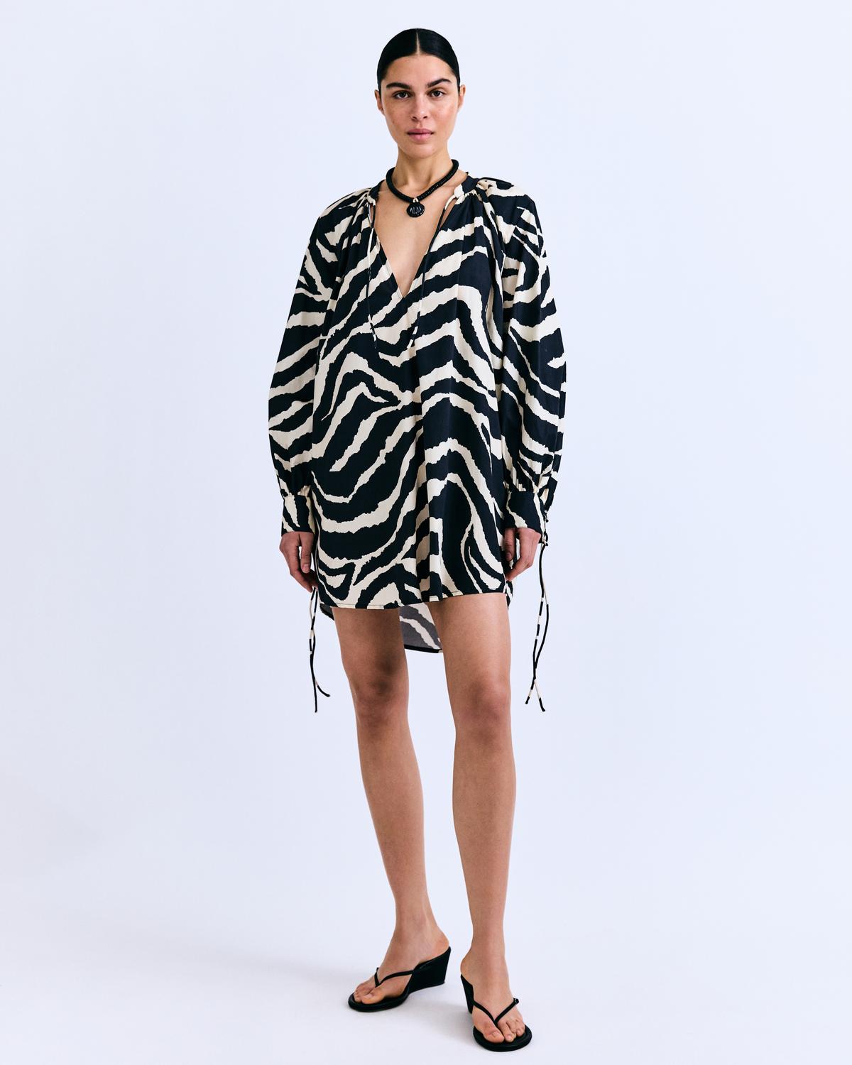 Love Stories Necklace Black Shell