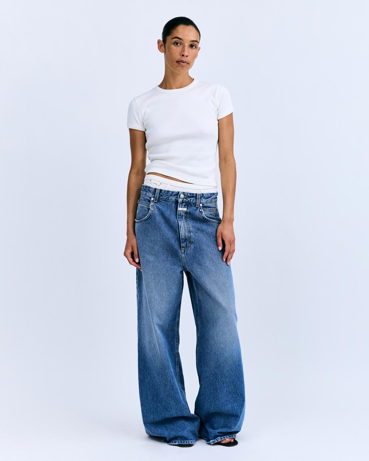 Love Stories Closed x Love Stories T-shirt