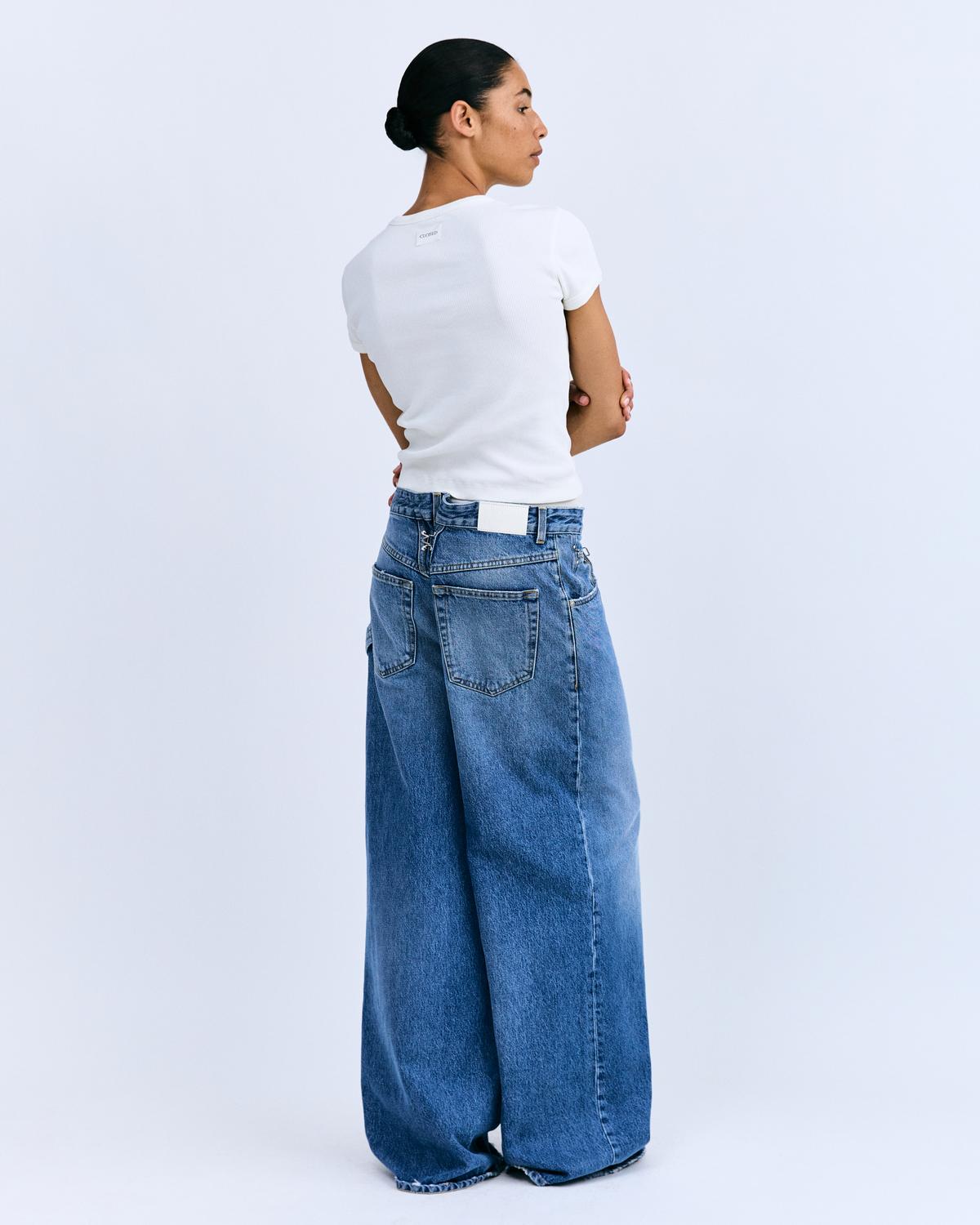 Love Stories Closed x Love Stories T-shirt